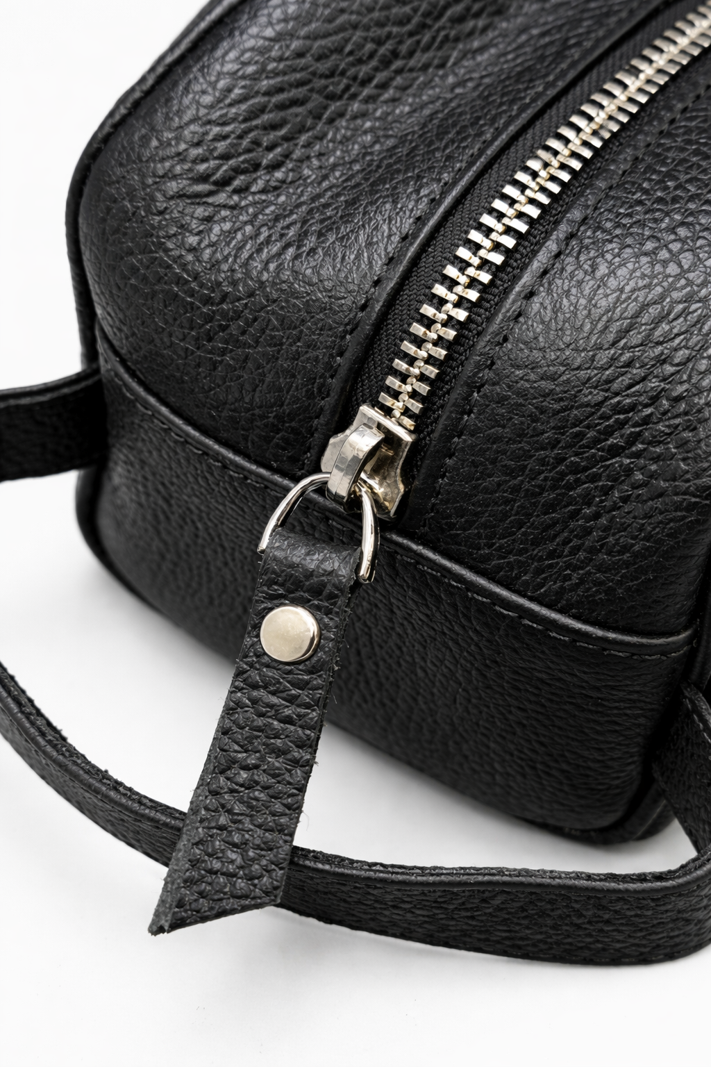 Black Dopp Kit